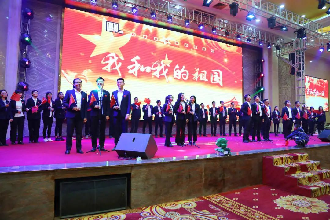 金虎迎新·領(lǐng)跑2022 | 集團(tuán)年度總結(jié)會(huì)暨新年晚會(huì)完美落幕！(圖22)
