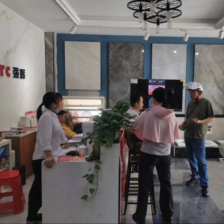 聽說，昨天下午強輝直播間嗨爆了？(圖18)