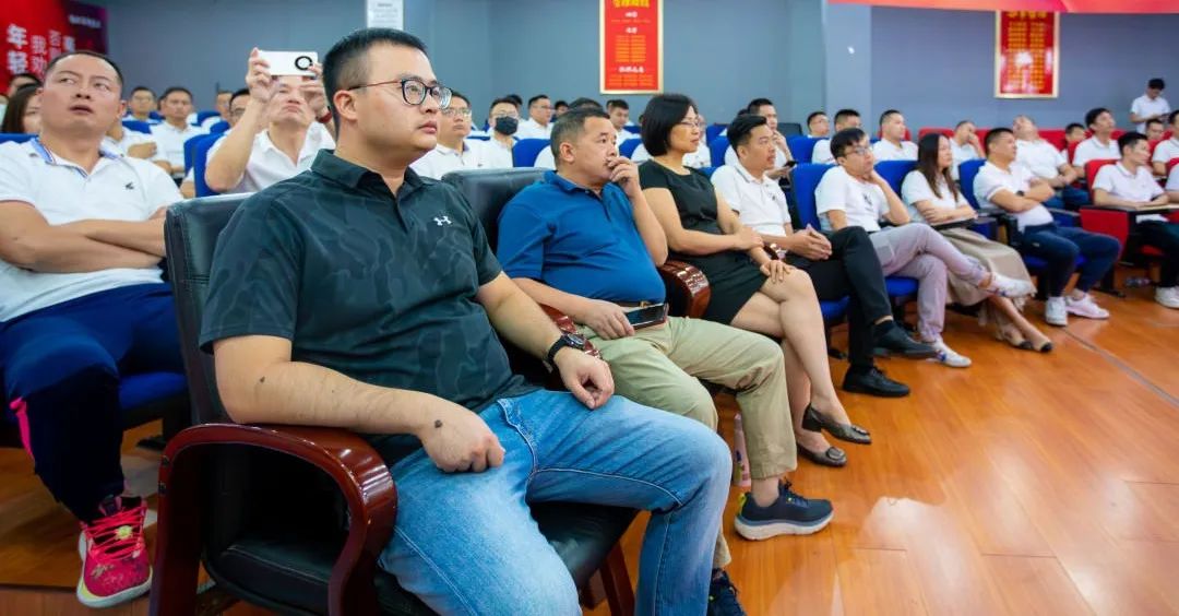 這一次，我們玩大的 | 強輝金九銀十無界增長營銷大會復(fù)盤會議順利舉辦(圖3)