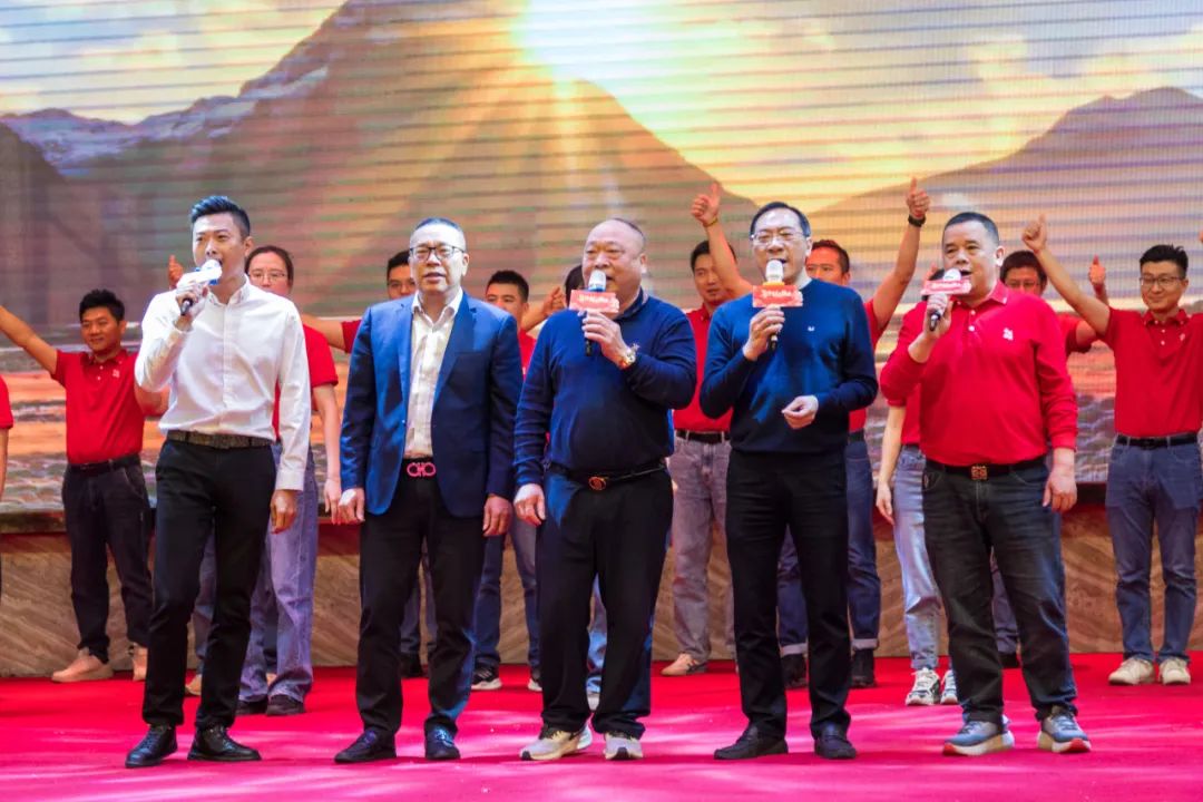 聚勢·創(chuàng)變·敢為 | 強輝集團2025年迎新晚會圓滿結(jié)束，共繪未來新藍圖(圖20)
