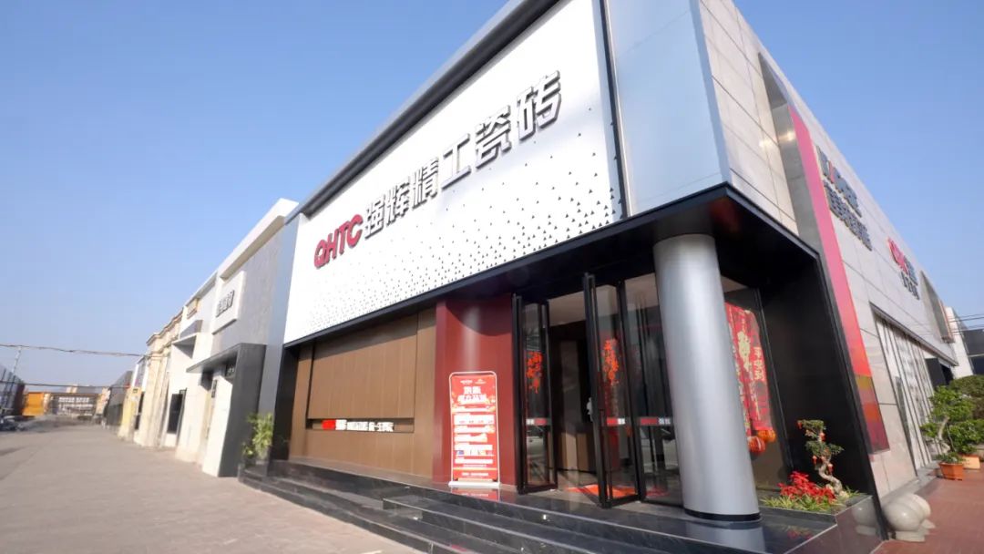 終端風(fēng)采 | 強(qiáng)輝晉江旗艦店，品味質(zhì)感大師館，打卡美學(xué)新坐標(biāo)(圖5)
